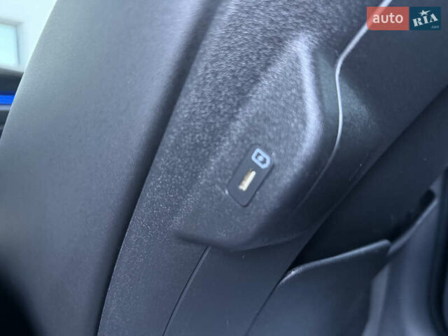 Чорний Кіа Niro, об'ємом двигуна 0 л та пробігом 63 тис. км за 28500 $, фото 73 на Automoto.ua