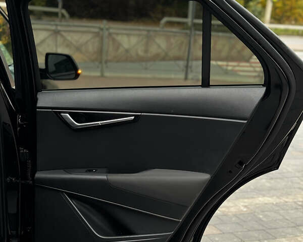 Чорний Кіа Niro, об'ємом двигуна 0 л та пробігом 80 тис. км за 23500 $, фото 46 на Automoto.ua