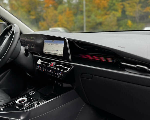 Чорний Кіа Niro, об'ємом двигуна 0 л та пробігом 80 тис. км за 23500 $, фото 53 на Automoto.ua