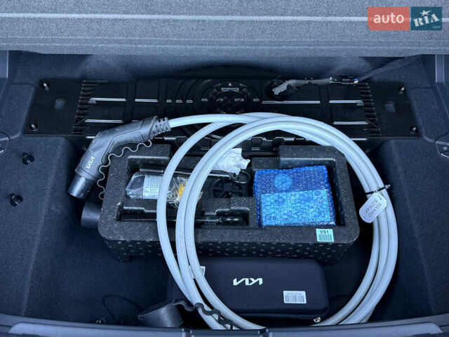 Чорний Кіа Niro, об'ємом двигуна 0 л та пробігом 63 тис. км за 28500 $, фото 107 на Automoto.ua