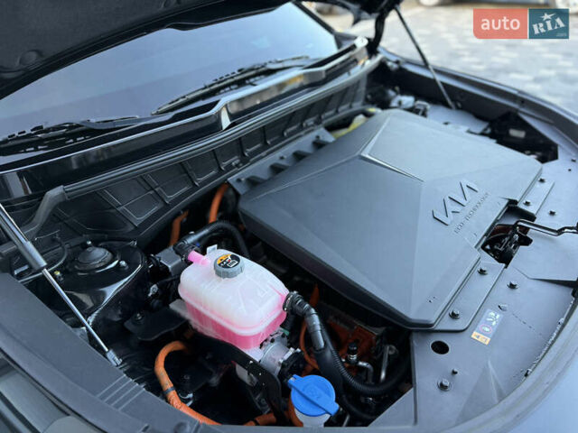 Чорний Кіа Niro, об'ємом двигуна 0 л та пробігом 63 тис. км за 28500 $, фото 112 на Automoto.ua