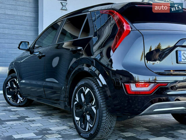 Чорний Кіа Niro, об'ємом двигуна 0 л та пробігом 63 тис. км за 28500 $, фото 41 на Automoto.ua