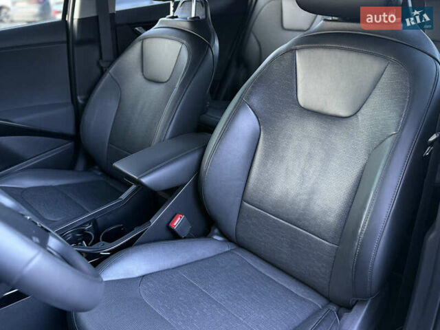 Чорний Кіа Niro, об'ємом двигуна 0 л та пробігом 63 тис. км за 28500 $, фото 61 на Automoto.ua