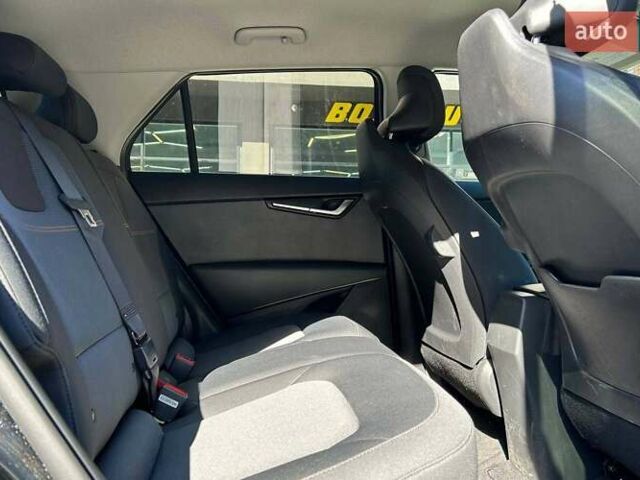 Чорний Кіа Niro, об'ємом двигуна 0 л та пробігом 14 тис. км за 22900 $, фото 17 на Automoto.ua