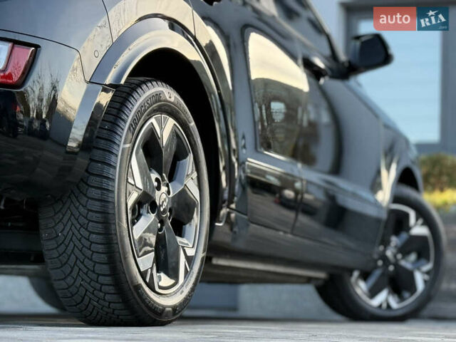 Чорний Кіа Niro, об'ємом двигуна 0 л та пробігом 63 тис. км за 28500 $, фото 45 на Automoto.ua