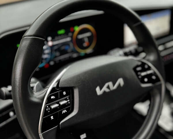 Чорний Кіа Niro, об'ємом двигуна 0 л та пробігом 80 тис. км за 23500 $, фото 96 на Automoto.ua