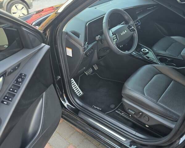 Чорний Кіа Niro, об'ємом двигуна 0 л та пробігом 59 тис. км за 27500 $, фото 6 на Automoto.ua