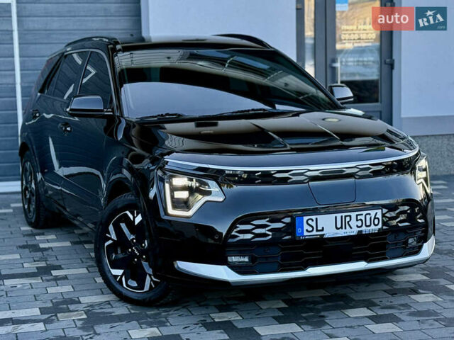 Чорний Кіа Niro, об'ємом двигуна 0 л та пробігом 63 тис. км за 28500 $, фото 2 на Automoto.ua