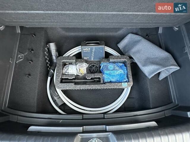 Черный Киа Niro, объемом двигателя 0 л и пробегом 13 тыс. км за 26900 $, фото 11 на Automoto.ua