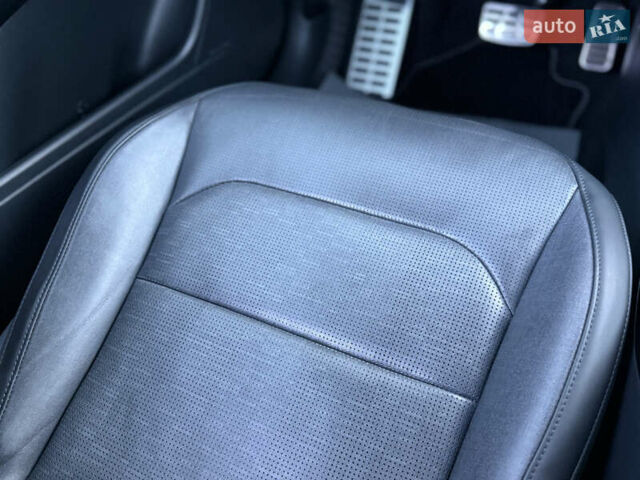 Чорний Кіа Niro, об'ємом двигуна 0 л та пробігом 63 тис. км за 28500 $, фото 79 на Automoto.ua