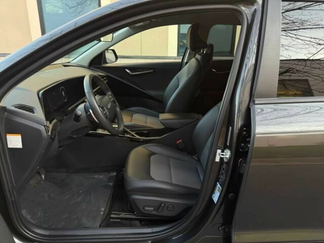 Чорний Кіа Niro, об'ємом двигуна 0 л та пробігом 23 тис. км за 15200 $, фото 6 на Automoto.ua