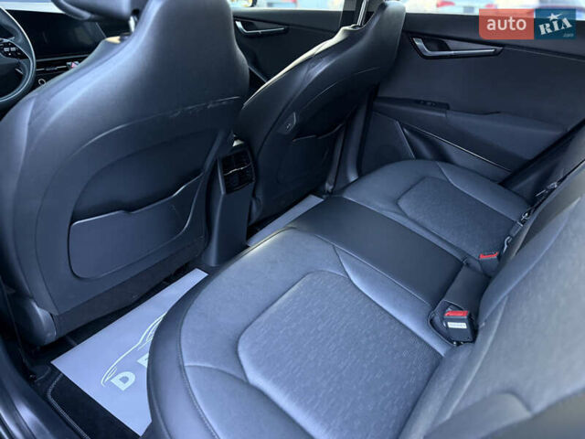Чорний Кіа Niro, об'ємом двигуна 0 л та пробігом 63 тис. км за 28500 $, фото 103 на Automoto.ua