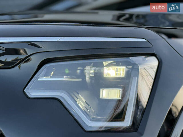 Чорний Кіа Niro, об'ємом двигуна 0 л та пробігом 63 тис. км за 28500 $, фото 27 на Automoto.ua