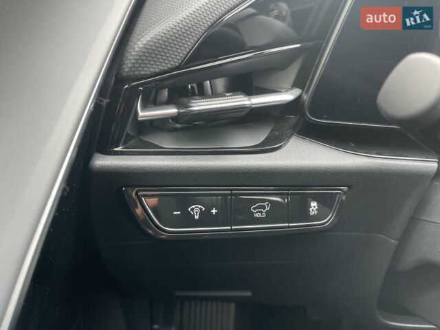 Черный Киа Niro, объемом двигателя 0 л и пробегом 8 тыс. км за 25000 $, фото 48 на Automoto.ua