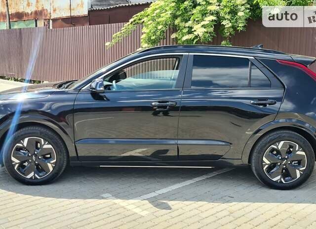 Чорний Кіа Niro, об'ємом двигуна 0 л та пробігом 4 тис. км за 32000 $, фото 3 на Automoto.ua