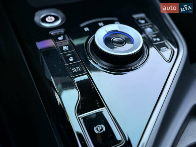 Чорний Кіа Niro, об'ємом двигуна 0 л та пробігом 63 тис. км за 28500 $, фото 88 на Automoto.ua