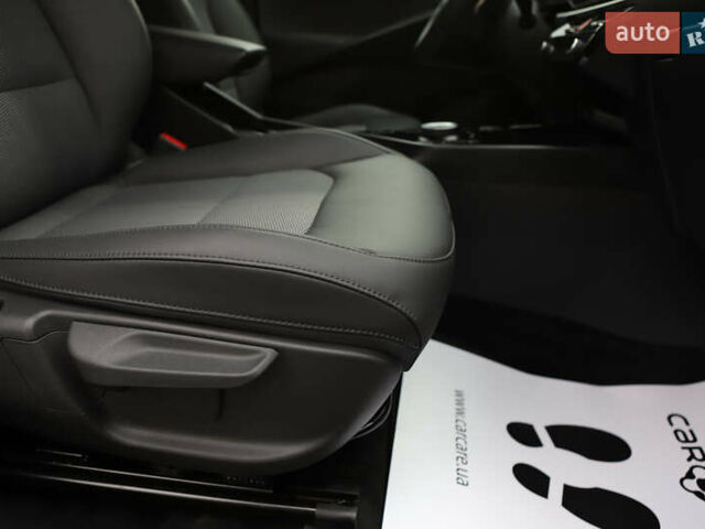 Черный Киа Niro, объемом двигателя 0 л и пробегом 28 тыс. км за 24300 $, фото 66 на Automoto.ua
