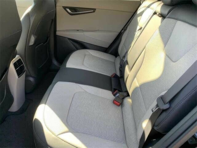 Черный Киа Niro, объемом двигателя 0 л и пробегом 29 тыс. км за 12200 $, фото 9 на Automoto.ua