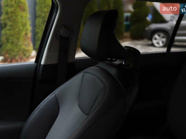 Черный Киа Niro, объемом двигателя 0 л и пробегом 28 тыс. км за 24300 $, фото 64 на Automoto.ua