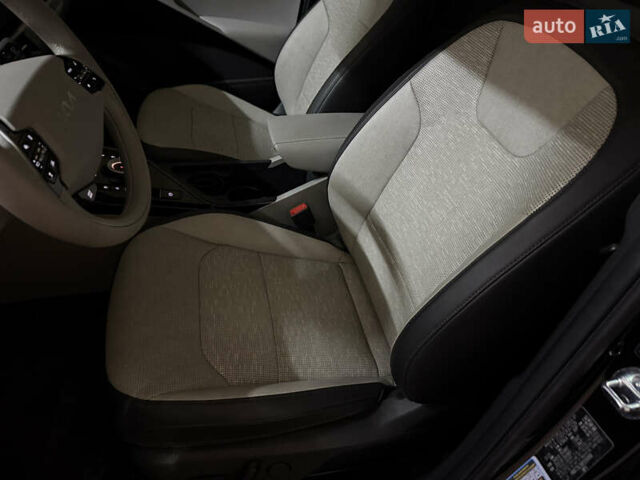 Черный Киа Niro, объемом двигателя 0 л и пробегом 4 тыс. км за 26500 $, фото 9 на Automoto.ua