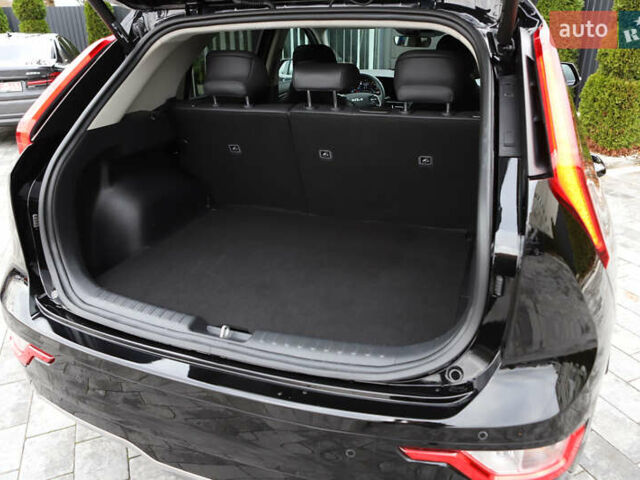 Черный Киа Niro, объемом двигателя 0 л и пробегом 28 тыс. км за 24300 $, фото 89 на Automoto.ua