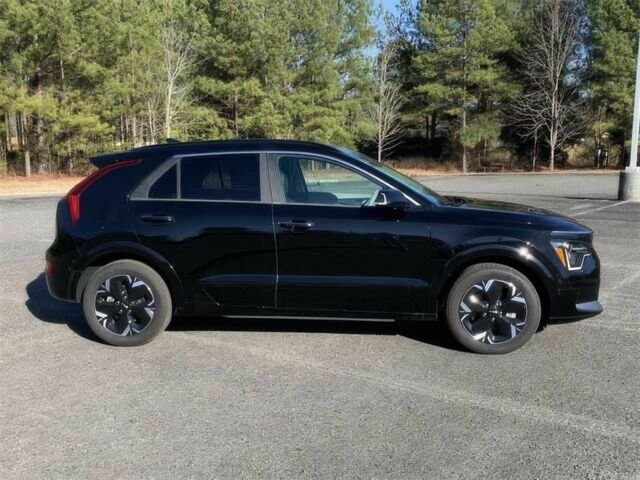 Черный Киа Niro, объемом двигателя 0 л и пробегом 29 тыс. км за 12200 $, фото 5 на Automoto.ua