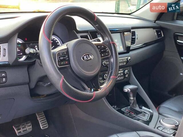 Коричневий Кіа Niro, об'ємом двигуна 1.58 л та пробігом 150 тис. км за 16500 $, фото 14 на Automoto.ua