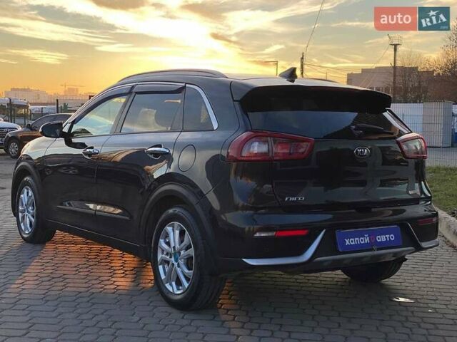 Коричневий Кіа Niro, об'ємом двигуна 1.58 л та пробігом 150 тис. км за 16500 $, фото 7 на Automoto.ua
