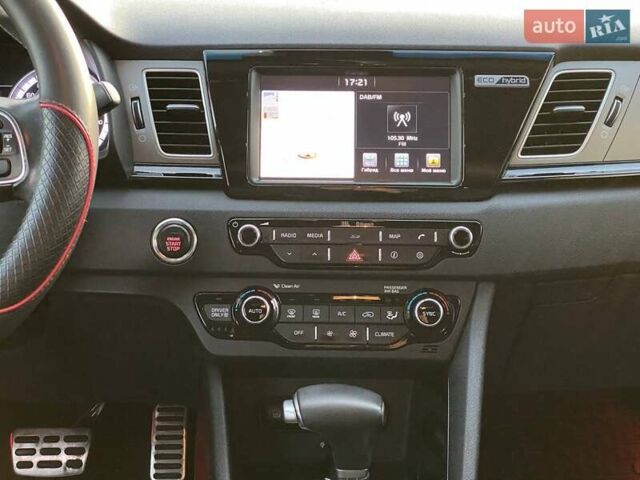 Коричневий Кіа Niro, об'ємом двигуна 1.58 л та пробігом 150 тис. км за 16500 $, фото 19 на Automoto.ua