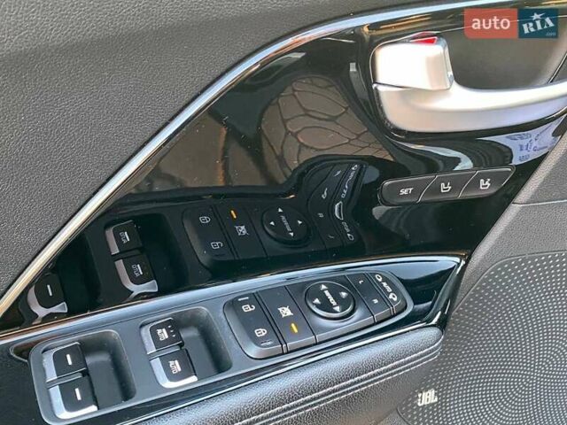 Коричневий Кіа Niro, об'ємом двигуна 1.58 л та пробігом 150 тис. км за 16500 $, фото 11 на Automoto.ua