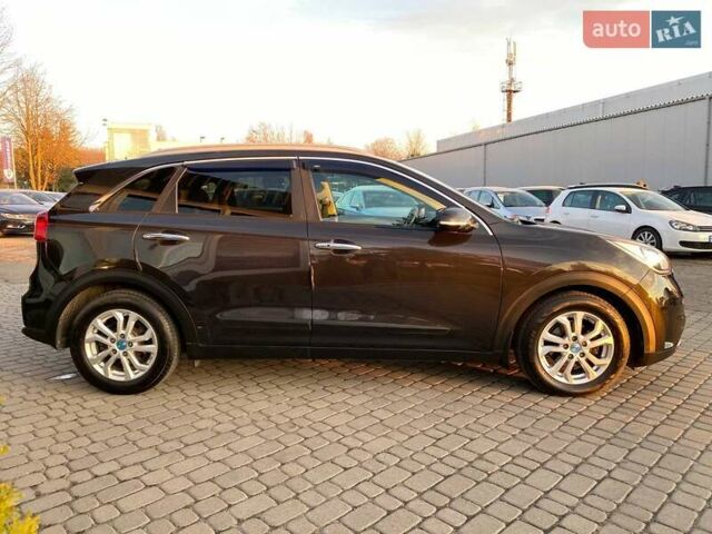 Коричневий Кіа Niro, об'ємом двигуна 1.58 л та пробігом 150 тис. км за 16500 $, фото 4 на Automoto.ua