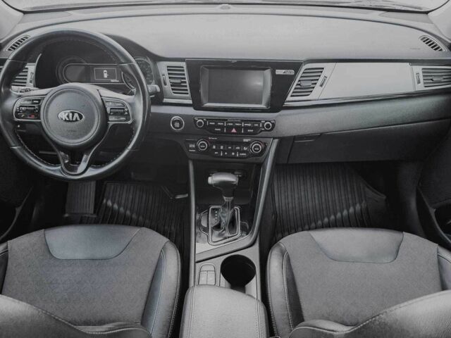 Коричневий Кіа Niro, об'ємом двигуна 0 л та пробігом 96 тис. км за 9200 $, фото 6 на Automoto.ua