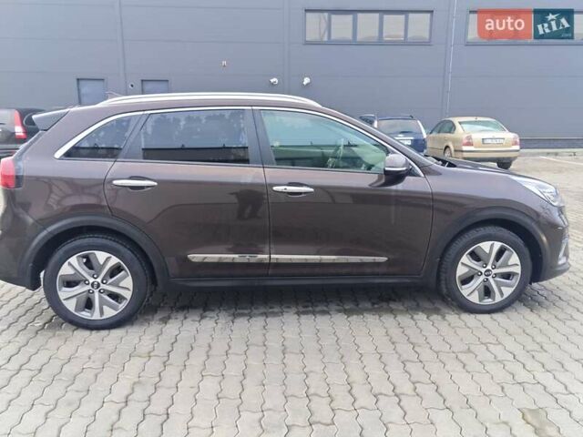 Коричневый Киа Niro, объемом двигателя 0 л и пробегом 118 тыс. км за 18200 $, фото 11 на Automoto.ua