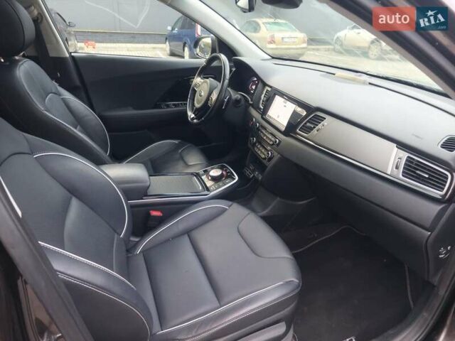 Коричневый Киа Niro, объемом двигателя 0 л и пробегом 118 тыс. км за 18200 $, фото 47 на Automoto.ua
