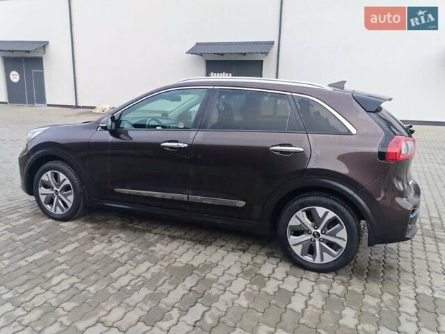 Коричневый Киа Niro, объемом двигателя 0 л и пробегом 118 тыс. км за 18200 $, фото 4 на Automoto.ua