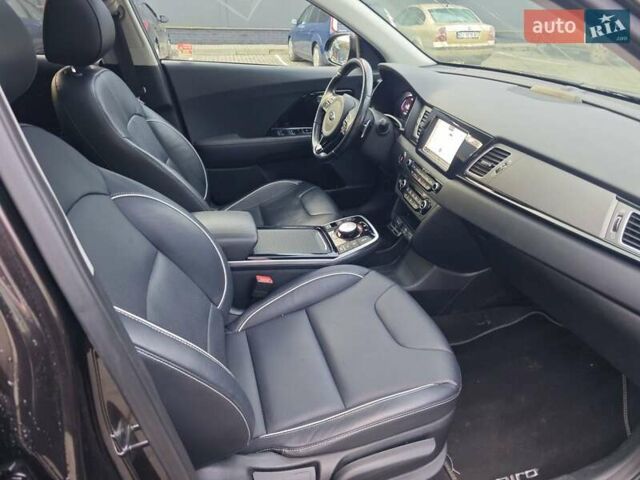 Коричневый Киа Niro, объемом двигателя 0 л и пробегом 118 тыс. км за 18200 $, фото 48 на Automoto.ua