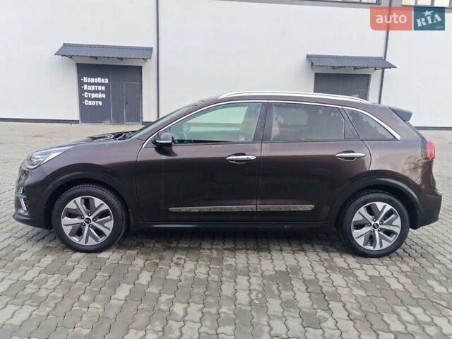 Коричневый Киа Niro, объемом двигателя 0 л и пробегом 118 тыс. км за 18200 $, фото 3 на Automoto.ua
