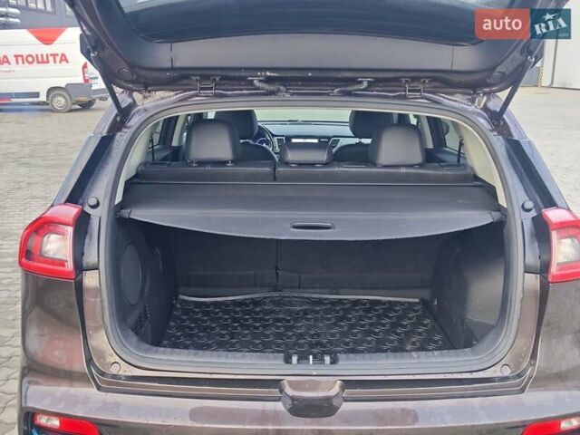 Коричневый Киа Niro, объемом двигателя 0 л и пробегом 118 тыс. км за 18200 $, фото 75 на Automoto.ua