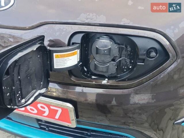Коричневый Киа Niro, объемом двигателя 0 л и пробегом 118 тыс. км за 18200 $, фото 17 на Automoto.ua