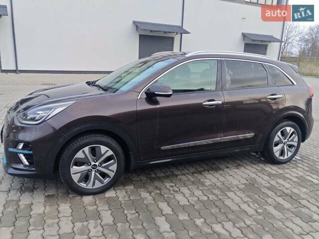 Коричневый Киа Niro, объемом двигателя 0 л и пробегом 118 тыс. км за 18200 $, фото 2 на Automoto.ua