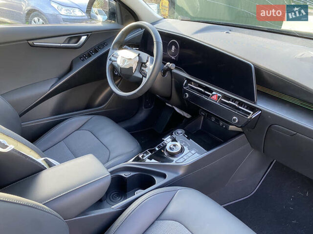 Коричневый Киа Niro, объемом двигателя 0 л и пробегом 25 тыс. км за 12900 $, фото 10 на Automoto.ua