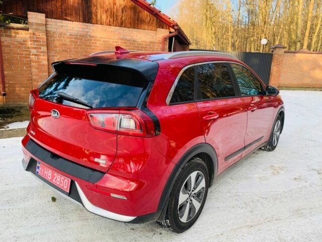 Красный Киа Niro, объемом двигателя 1.6 л и пробегом 168 тыс. км за 13900 $, фото 5 на Automoto.ua