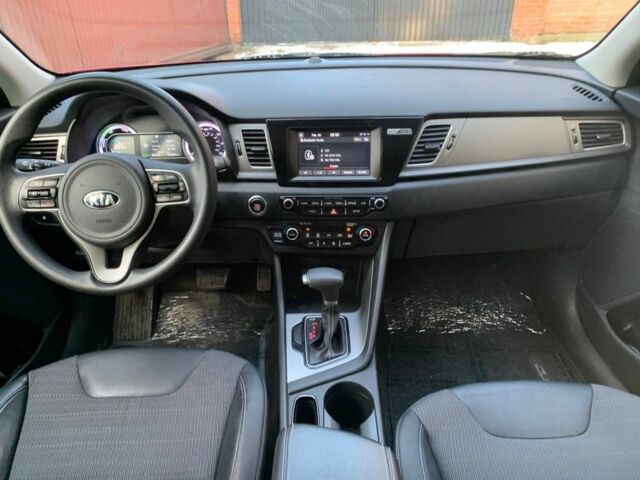 Красный Киа Niro, объемом двигателя 1.6 л и пробегом 168 тыс. км за 13900 $, фото 13 на Automoto.ua