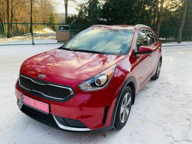Красный Киа Niro, объемом двигателя 1.6 л и пробегом 168 тыс. км за 13900 $, фото 2 на Automoto.ua