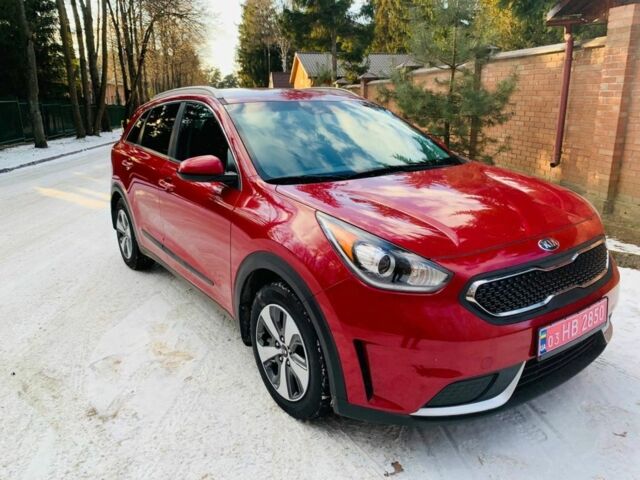 Красный Киа Niro, объемом двигателя 1.6 л и пробегом 168 тыс. км за 13900 $, фото 3 на Automoto.ua