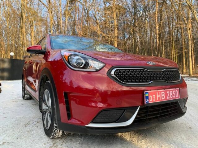 Красный Киа Niro, объемом двигателя 1.6 л и пробегом 168 тыс. км за 13900 $, фото 4 на Automoto.ua