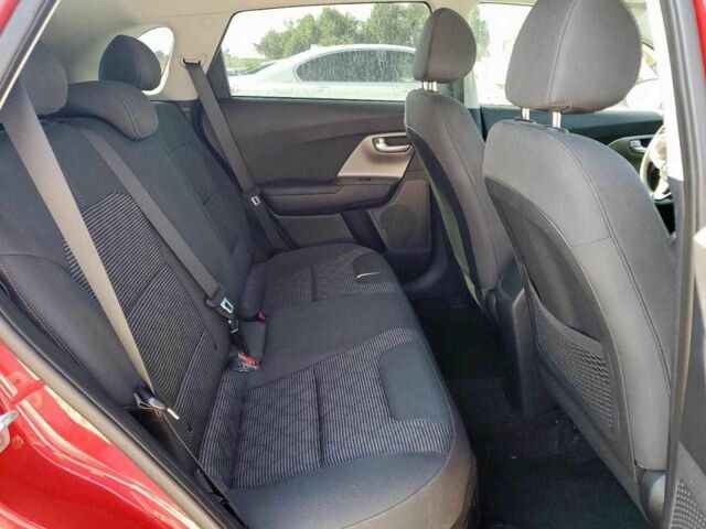 Красный Киа Niro, объемом двигателя 0 л и пробегом 36 тыс. км за 5600 $, фото 10 на Automoto.ua