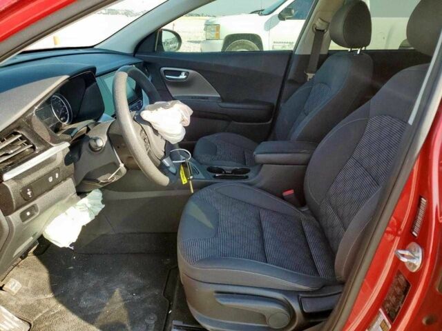 Красный Киа Niro, объемом двигателя 0 л и пробегом 36 тыс. км за 5600 $, фото 6 на Automoto.ua