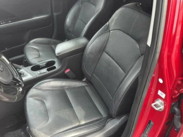 Красный Киа Niro, объемом двигателя 1.6 л и пробегом 50 тыс. км за 18000 $, фото 6 на Automoto.ua