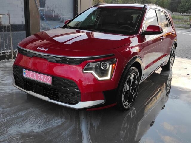 Красный Киа Niro, объемом двигателя 0 л и пробегом 55 тыс. км за 24800 $, фото 2 на Automoto.ua